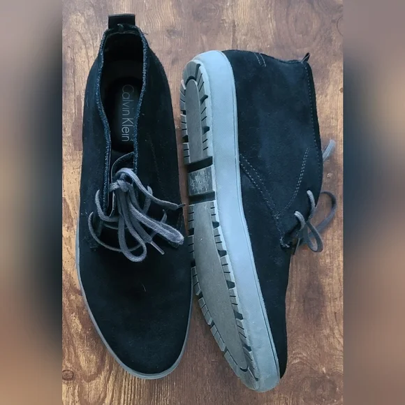 Calvin Klein Nowles Chukka Boots Mens 9 Black Suede Lace Up Sneakers (READ) Calvin Klein Suede Lace Up Boots for Men for Sale | Shop New  main image 4